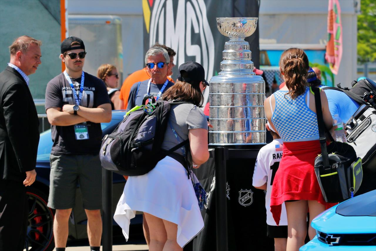 Fans with NHL Stanley Cup - PPG Presents Armed Forces Qualifying - By: Lisa Hurley -- Photo by: Lisa Hurley